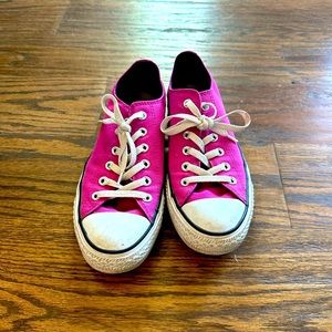 pink converse